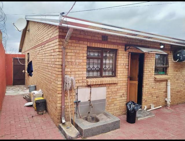 3 BEDROOM PROPERTY TO RENT IN DIEPKLOOF